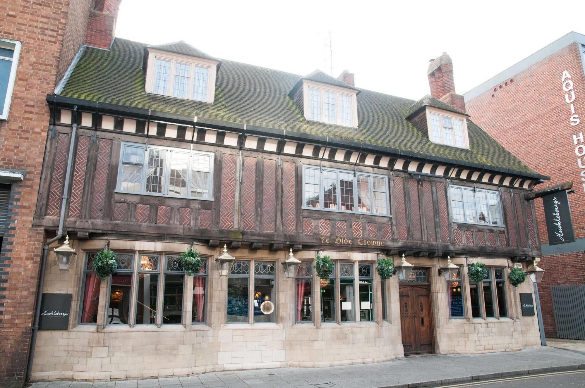 Huckleberrys Bar And Grill Hotel Lincoln Exterior photo
